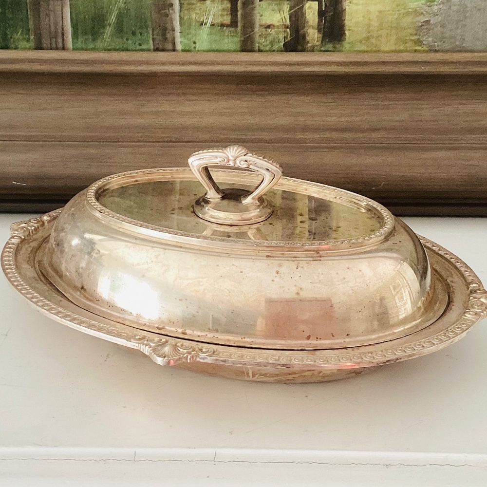 Vintage Silver Plated Bowl With Lid WRE M400 Decorative Edges Knob Patina
